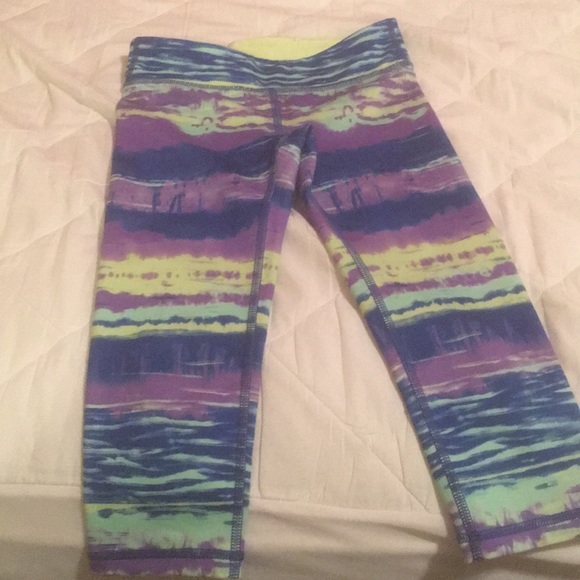 Ivivva short leggings or capris - Picture 1 of 2
